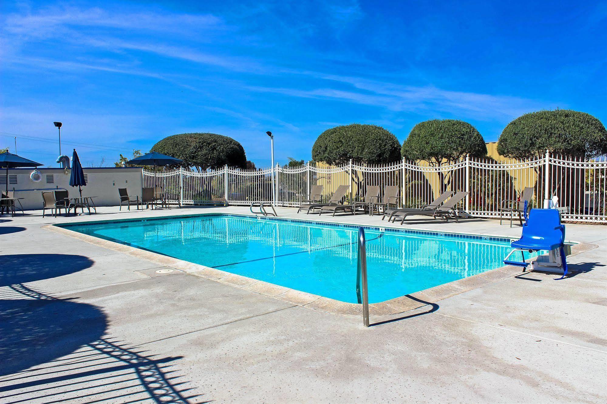 Motel 6-Vista, Ca Exterior photo
